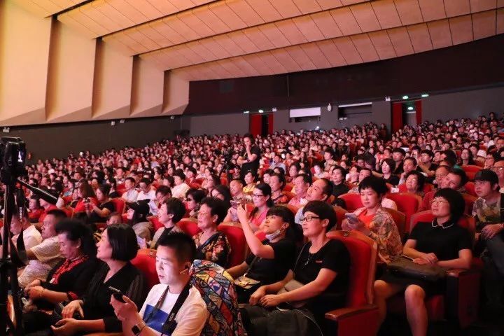 名家越剧唱段_越剧名家_名家越剧连唱/